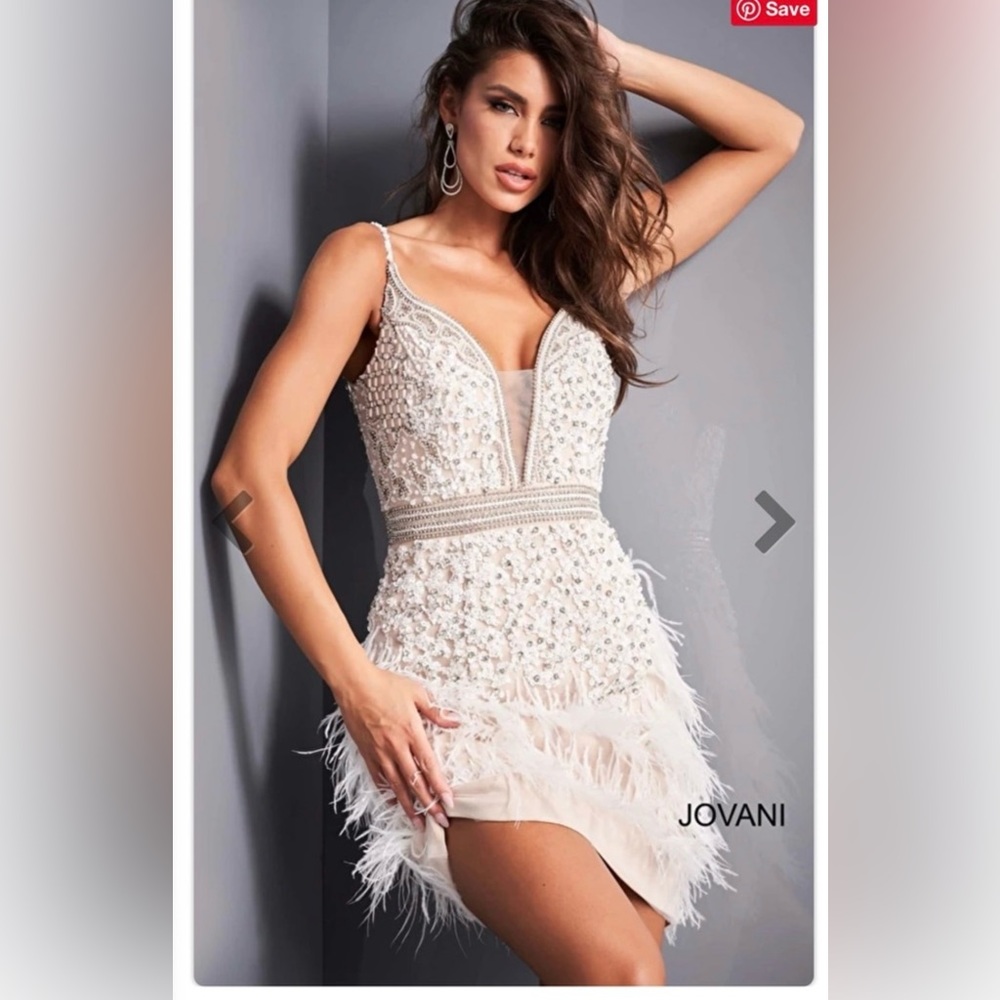 Beautiful White Jovani Mini Dress - Size 8 - feathers and beaded ! Wedding Prom